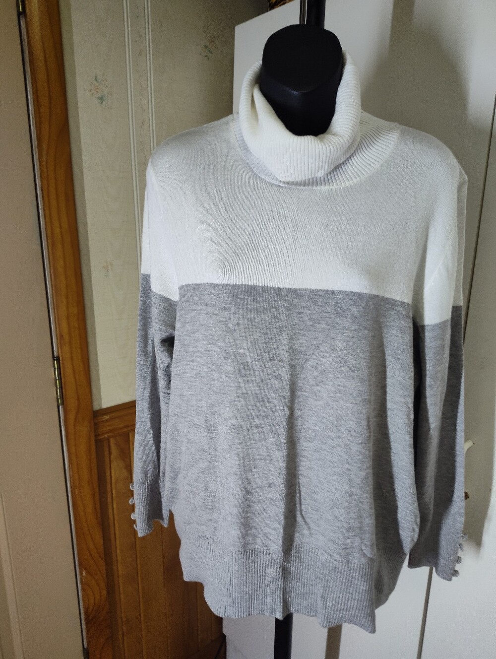 Retrology Color Block Turtleneck Sweater Size L Long Sleeve